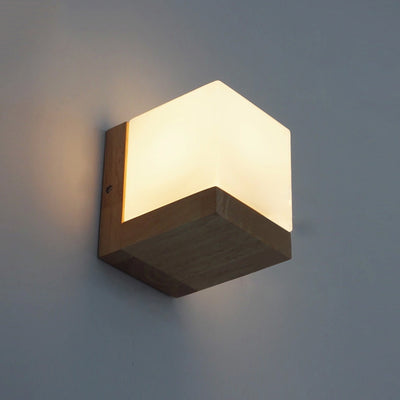 Lámpara de Pared Cuadrada Estilo Japonés en Madera Maciza con Difusor Blanco Esmerilado - Image 4