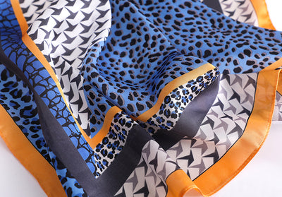 Pañuelo de Seda Estampado Leopardo con Protección Solar para Mujer - Image 13