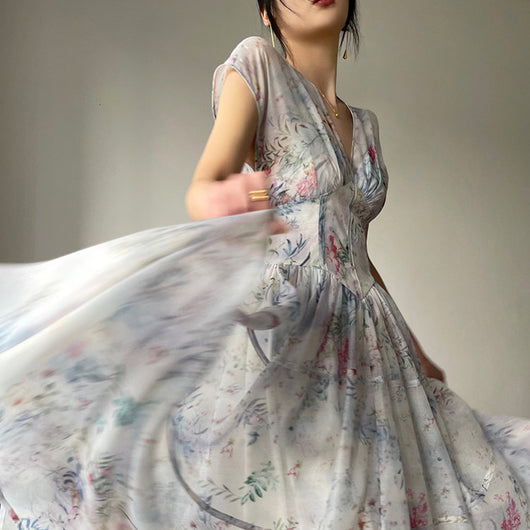 Vestido de Hada Elegante con Escote en V y Cintura Ajustada - Image 2