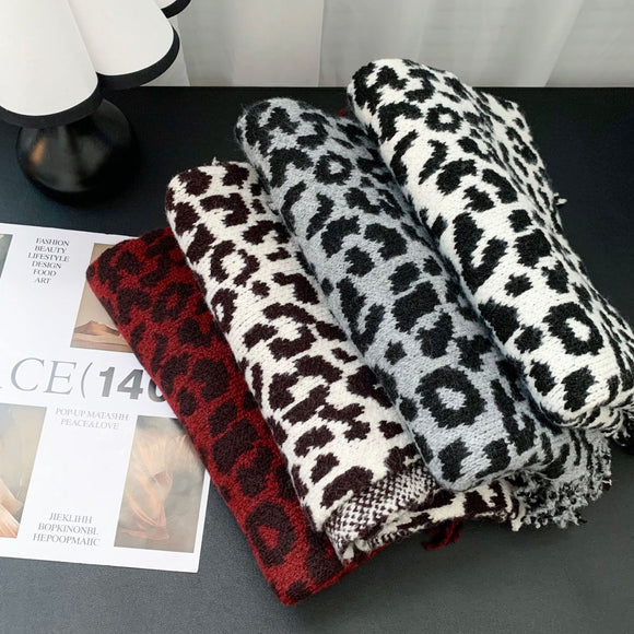 Bufanda Chal Leopardo con Flecos 2 en 1 Cálida y Elegante