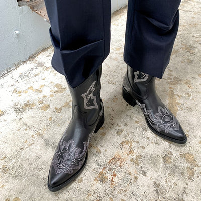 Botas Martin Cortas de Cuero Grabado para Mujer - Image 8