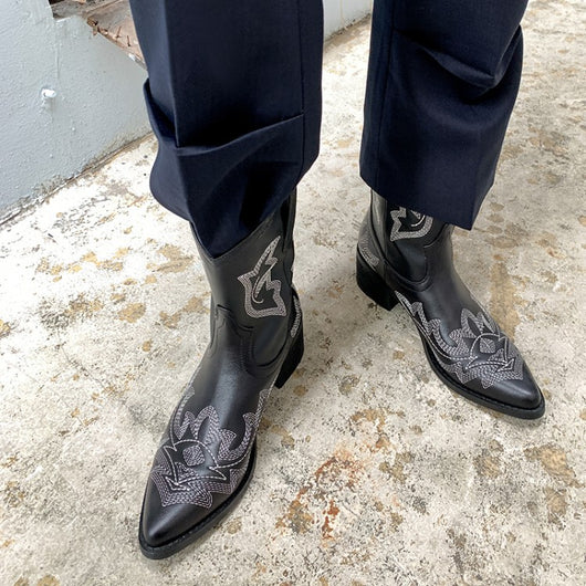 Botas Martin Cortas de Cuero Grabado para Mujer - Image 8