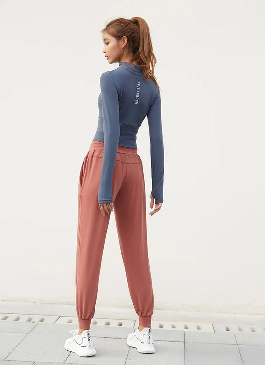 Pantalones deportivos con cintura ajustable y lettering - Image 33