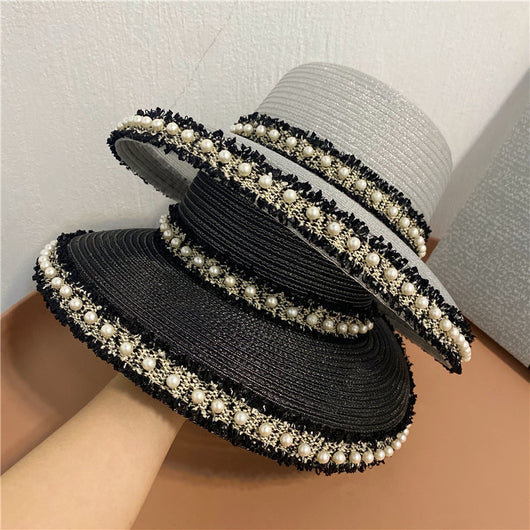 Sombrero Pescador con Alas Amplias y Detalles de Perlas Franjadas