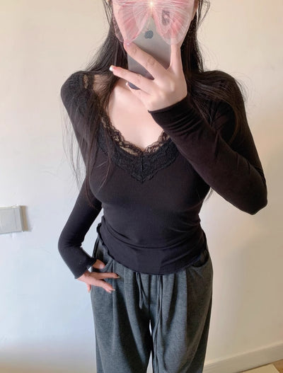 Blusa Base Elegante de Encaje con Cuello en V y Manga Larga - Image 19