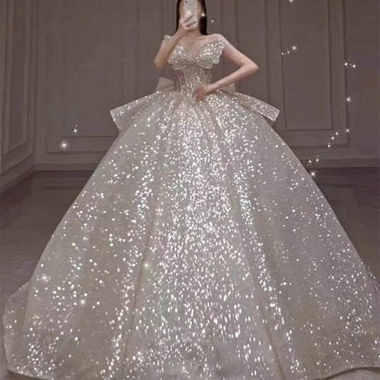 Vestido de Novia Retro con Hombro Descubierto y Cola Larga de Lujo