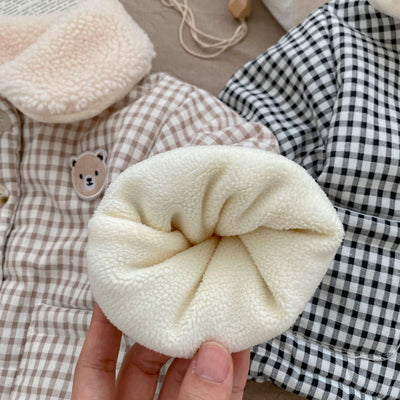 Abrigo Acolchado Infantil Estilo Coreano a Cuadros con Osito - Chaqueta Térmica para Niños y Niñas - Image 9