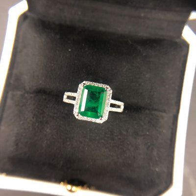 Anillo de Esmeralda Cuadrada Lujo Minimalista Diseño Exclusivo
