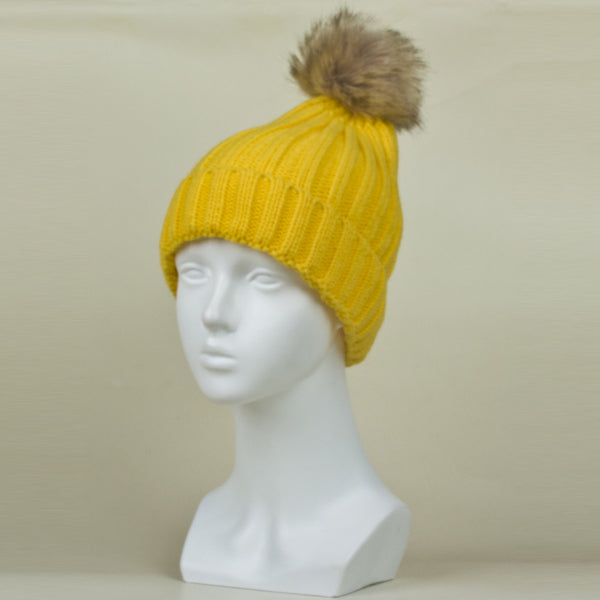 Gorro de Lana Azul Klein con Pompón de Pelaje - Diseño Tejido Elegante