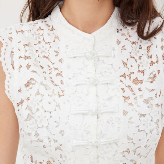 Blusa Sin Mangas con Cuello Tipo Solapa y Detalles de Encaje - Image 15
