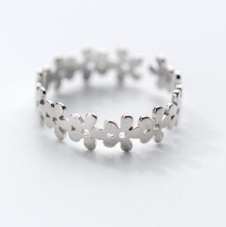 Anillo de Plata Hueco con Flor Delicada - Image 17