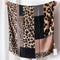Pañuelo Estampado Leopardo con Contraste de Colores Dongdaemun para Mujer
