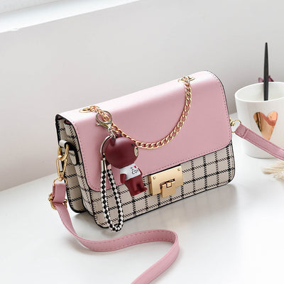 Bolso Bandolera para Mujer con Dije de Osito - Image 9