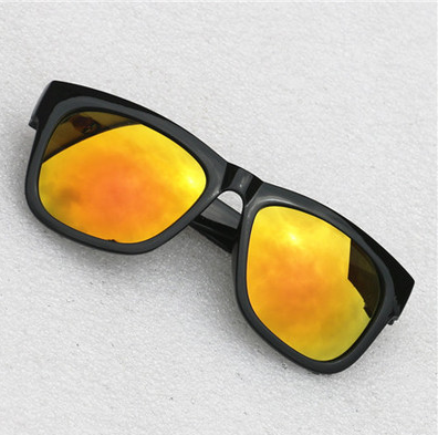 Gafas de Sol Retro con Cristales de Color Clásico - Image 8