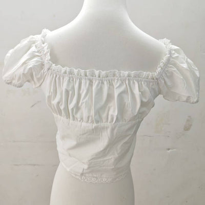 Blusa Corta de Encaje con Cuello Cuadrado y Lazada - Image 8
