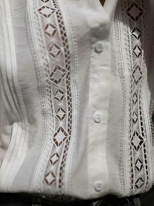 Blusa Blanca Elegante con Escote en V y Detalles de Encaje - Image 8