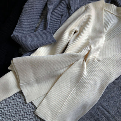 Blusa Tejida Cuello V con Detalle Cruzado - Image 2