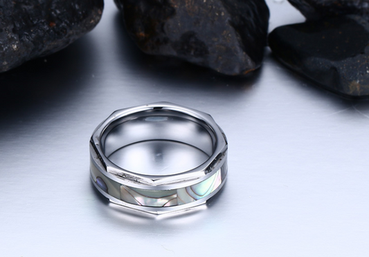 Anillo de Acero Tungsteno con Diseño de Concha