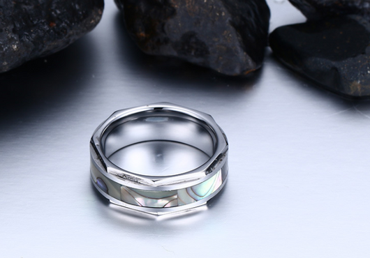 Anillo de Acero Tungsteno con Diseño de Concha