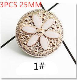 Broche Decorativo para Ajustar Ropa - Image 12