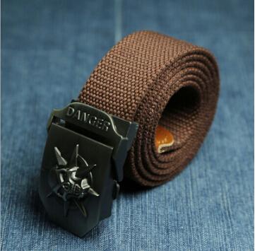 Cinturón de Lona para Hombre con Calavera y Hebilla Metálica - Image 6