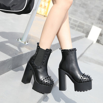 Botas Plataforma Negras con Tacón Grueso y Remaches - Image 3