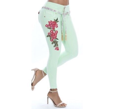 Jeans de Cintura Alta con Bordados en los Tobillos - Image 3
