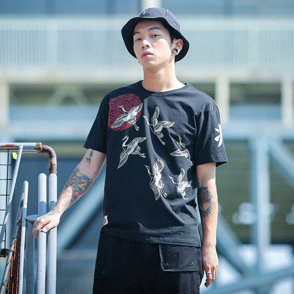 Playera Étnica Corta Estampado Grúa