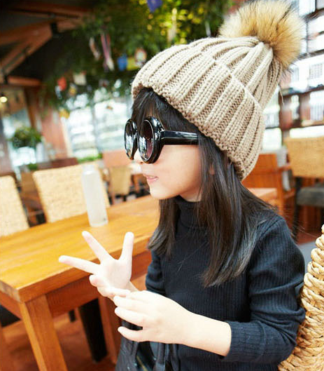 Gorro Infantil de Lana con Pompón para Otoño e Invierno - Image 3