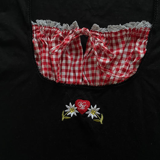 Playera Cuadrille con Encaje Bordado y Manga Corta - Image 3