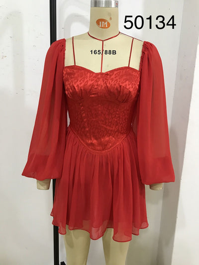 Vestido Rojo de Gasa con Mangas Farol y Bajo Suelto - Image 7