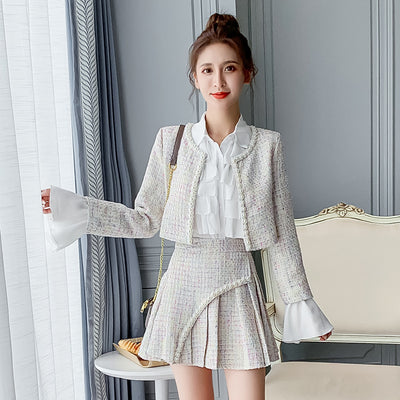 Conjunto Elegante de Chaqueta Tweed y Blusa Plisada para Mujer - Image 5