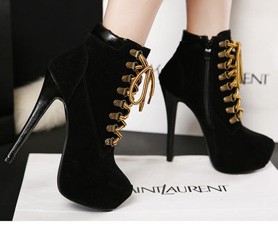 Botas Martin de Tacón Stiletto con Tiras Cruzadas