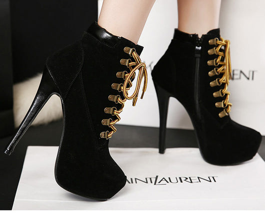 Botas Martin de Tacón Stiletto con Tiras Cruzadas