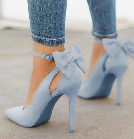 Tacones Altos con Moño