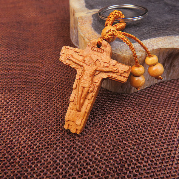 Dije Llavero Jesús en Caoba Grabada
