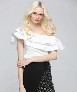 Blusa Hombro Descubierto con Cuello Diagonal y Volantes