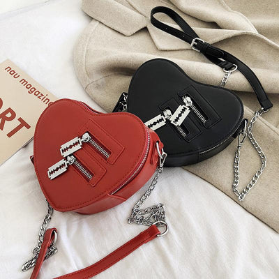 Bolso Satchel Pequeño de Cuero PU con Cadena de Corazón - Image 2