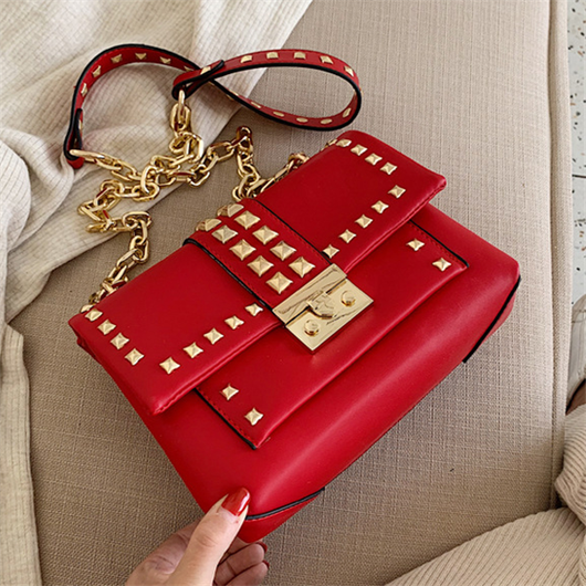 Bolso de Hombro con Cadena y Tachuelas - Image 20