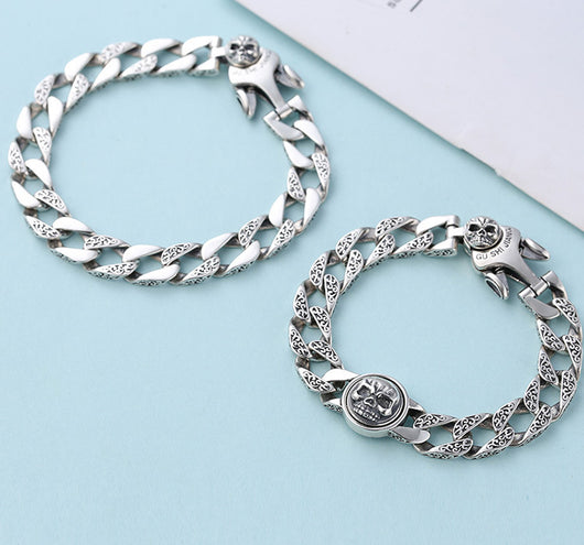 Pulsera de Plata Esterlina para Hombre con Calavera Giratoria y Patrón Retro - Image 10