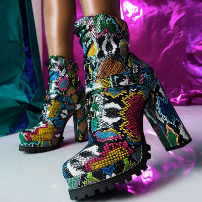 Botas Plataforma Impermeables con Estampado Serpiente y Detalles Florales - Image 9