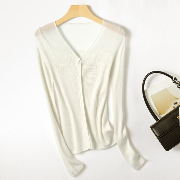 Blusa Escote Profundo Abotonada Manga Larga