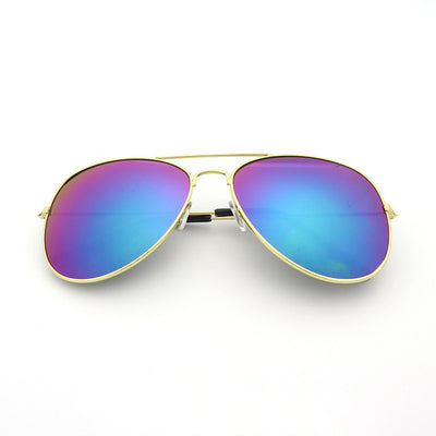 Gold frame aviator sunglasses with dark black lenses, featuring a classic vintage style. - Image 10