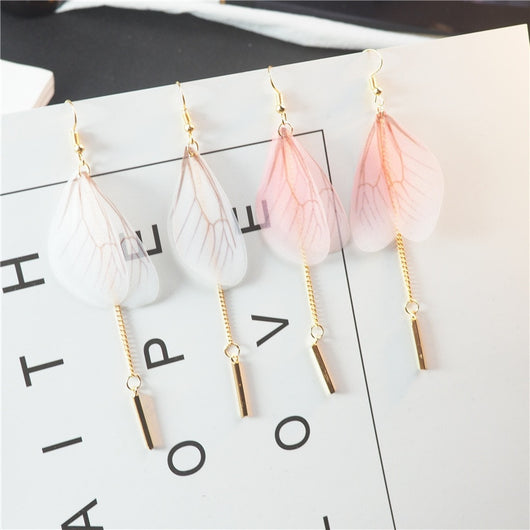 Aretes de Mariposa con Borlas de Plumas Largas