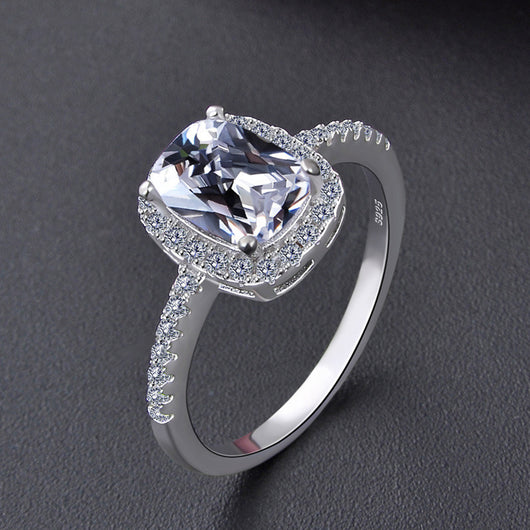 Anillo de Diamante Simulado con Brillo Realista - Image 10