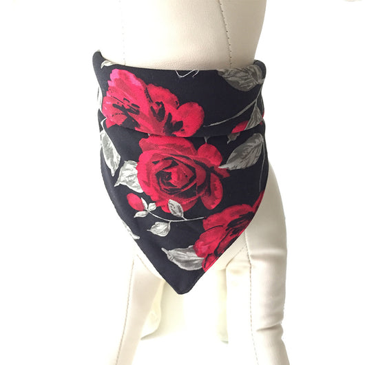 Toalla de Saliva de Algodón con Estampado de Rosa Roja - Image 4