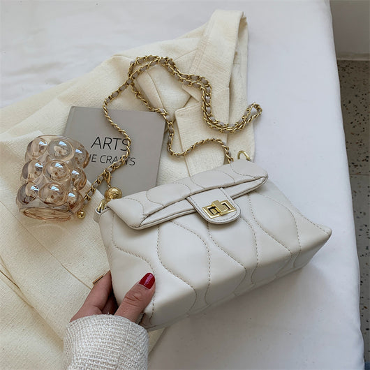 Bolsa Cuadrada Pequeña con Cadena de Hilo Bordado - Image 10