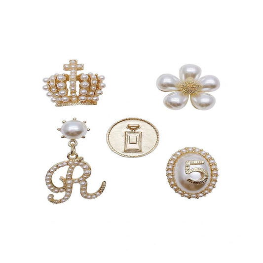 Broche Floral con Perla y Moño Metálico