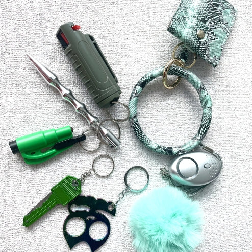 Set de Accesorios de Lana: Pulsera, Llavero y Bolsa Tejida - Image 10
