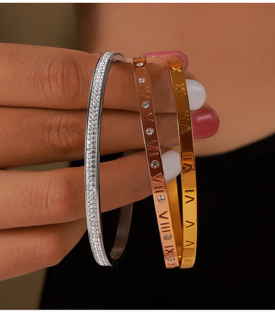 Pulsera de Titanio Chapada en Oro con Diseño Romano Grabado y Diamantes Incrustados - Image 11